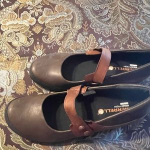 Merrell Femme Brown Leather Mary Janes Heeled Pump Shoes. Size 9 EUR 40